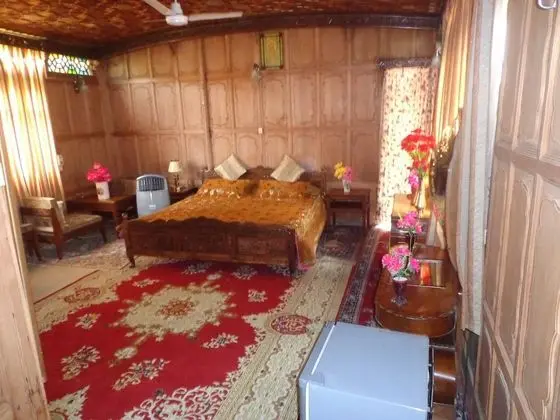 Alif Laila Group of Houseboats - Oda