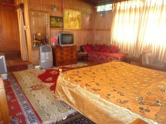 Alif Laila Group of Houseboats - Oda