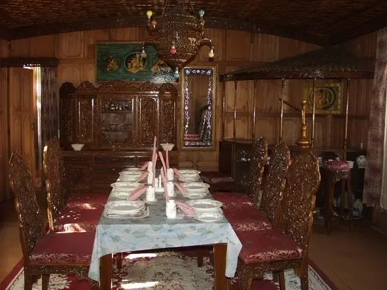 Alif Laila Group of Houseboats - Yerinde Yemek