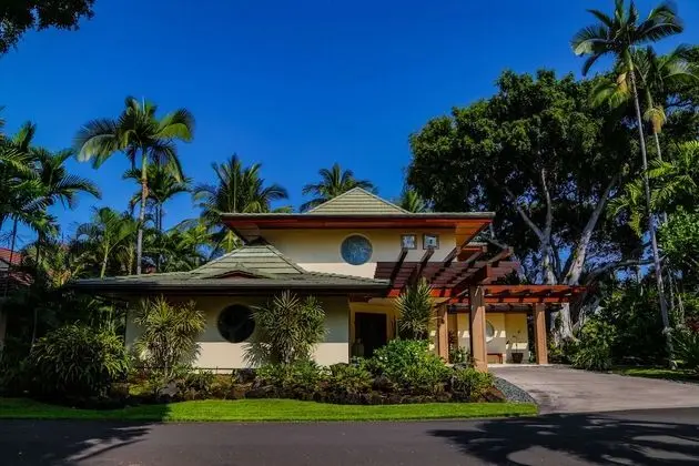 Alii Point #15 - Almost Oceanfront 3 Bedroom Home by RedAwning