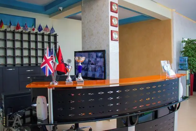 Hotel Aliko - Lobi