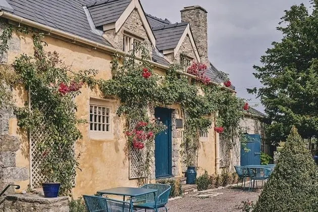 Alium Cottage Gileston Manor