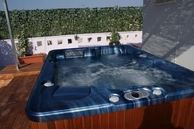 Alixia's Suites - Havuz