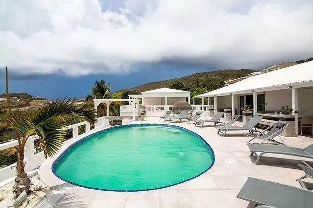 Alizee by Island Properties Online - Havuz