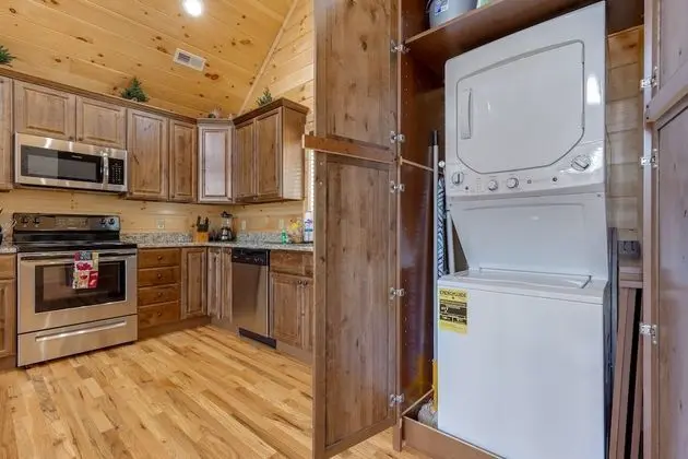 All About The View by Jackson Mountain Homes - Mutfak