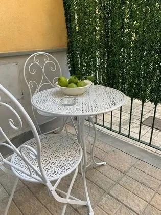 All the Comforts of a Hotel With the Spaces of a Home - Dış Mekan