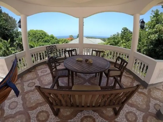 All Nations Guesthouse - Yerinde Yemek