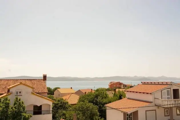 All New Sea View Apartment Moderna