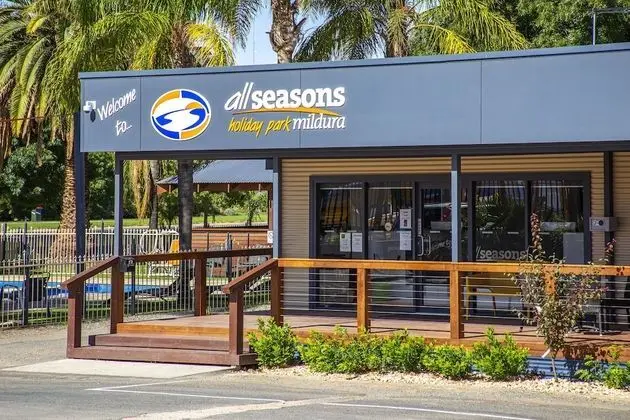 All Seasons Holiday Park - Lobi