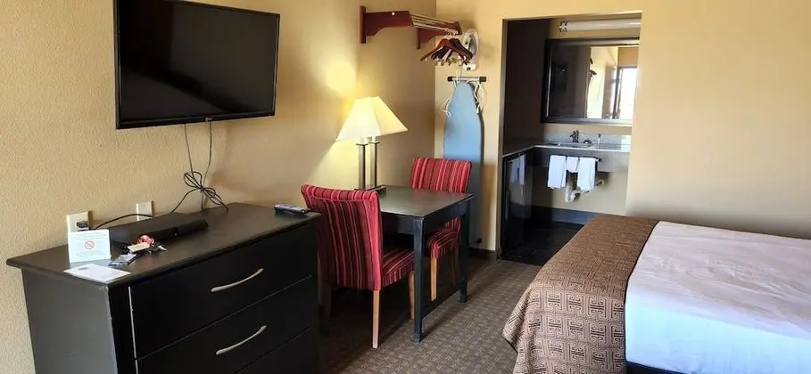 All Seasons Inn & Suites - Oda Düzeni