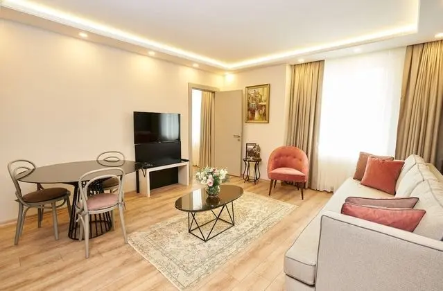 All Seasons Suites - Lobi