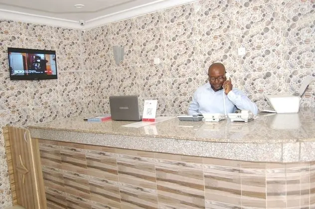 Allan Keri Hotel And Suites - Lobi