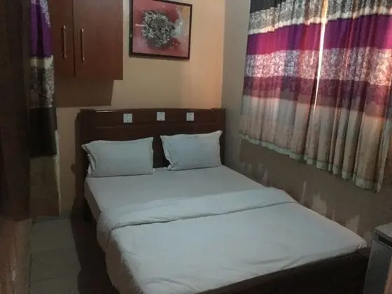 Allan Keri Hotel And Suites - Oda