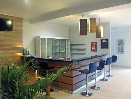 The Alley City Hotel - Lobi