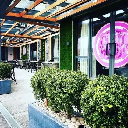 Allingham Arms Hotel - Dış Mekan
