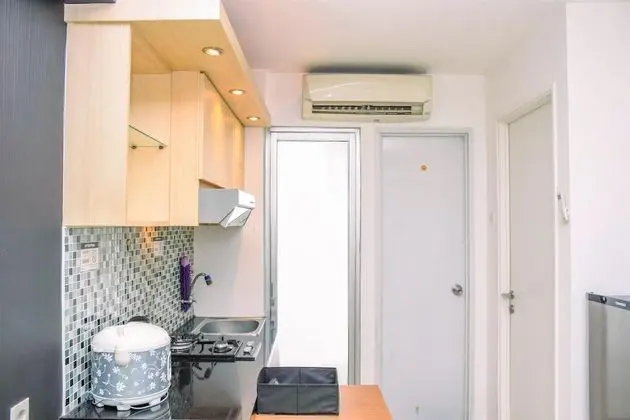 Alluring 2Br At Bassura City Apartment Near Mall - Mutfak