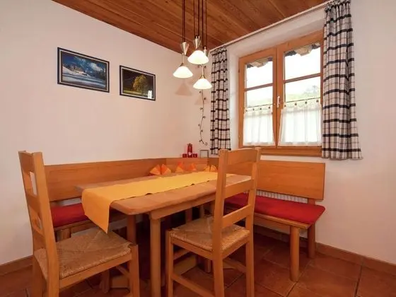 Alluring Apartment in Bad-kohlgrub With Private Garden - Yerinde Yemek
