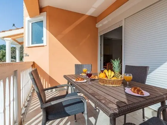 Alluring Apartment in Banjole near Beach & Island - Yerinde Yemek