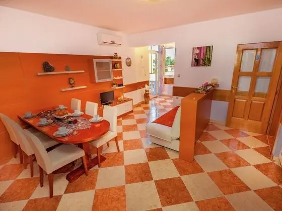 Alluring Apartment in Dramalj With Swimming Pool - Yerinde Yemek