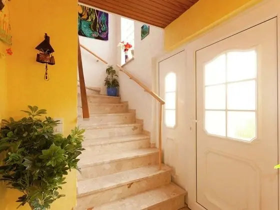 Alluring Apartment in Hillesheim With Patio - Lobi