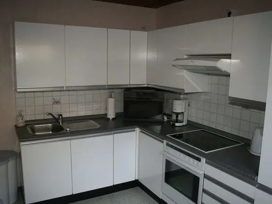 Alluring Apartment in Hillesheim With Patio - Mutfak