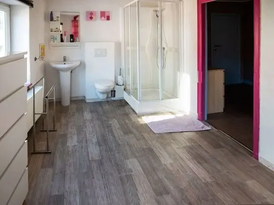 Alluring Apartment in Spa With Balcony - Banyo Tipleri