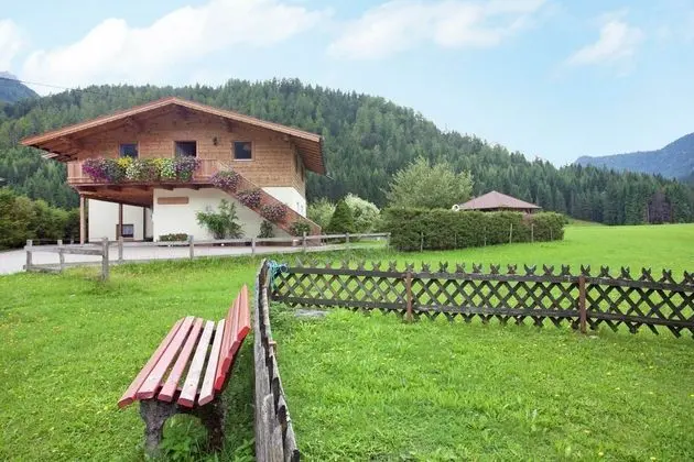 Alluring Apartment With Swimming Pool in Waidring Tyrol - Dış Mekan