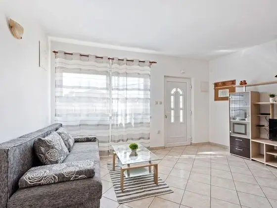 Alluring Apartment in Zadar near Sea - Oda Düzeni