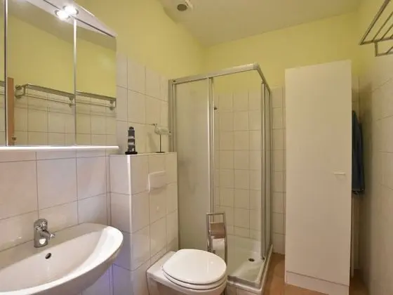 Alluring Apartment in Zierow With Outdoor Fireplace - Banyo Tipleri
