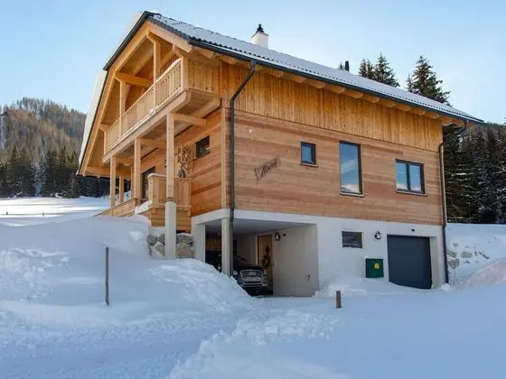 Alluring Chalet With Sauna, Ski Boot Heaters, Camping Cot