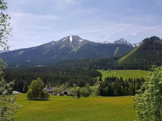 Alluring Chalet With Sauna, Ski Boot Heaters, Camping Cot - Konum Öne Çıkanlar