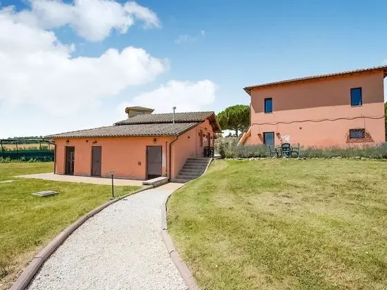 Alluring Holiday Home in Castiglione del Lago With Pool - Öne Çıkan Resim