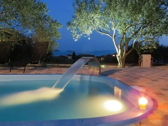 Alluring Holiday Home in Pakoštane With Swimming Pool