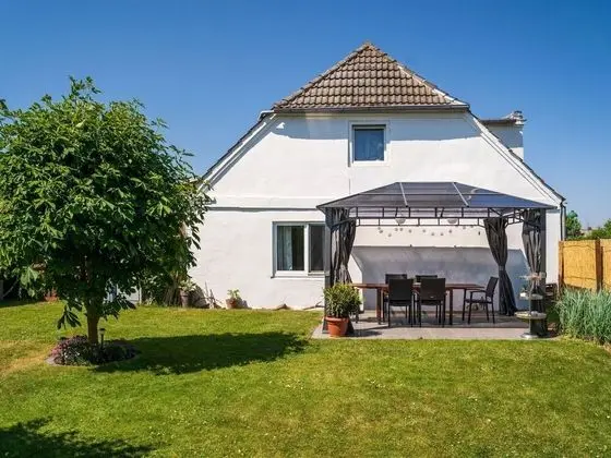 Alluring Holiday Home in Pepelow near Sea Beach & Water Sports