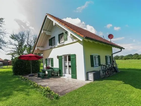Alluring Holiday Home in Ubersee With Whirlpool - Dış Mekan