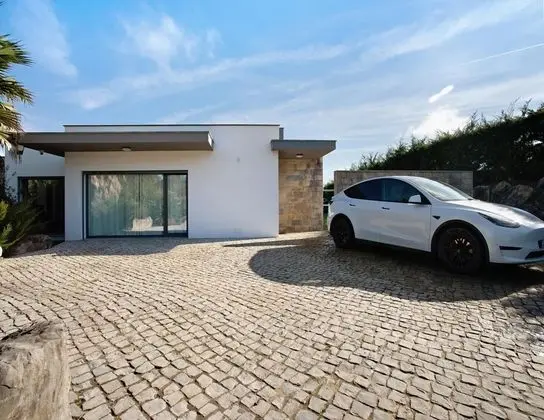 Alluring Villa in Salir de Matos near Coast - Öne Çıkan Resim