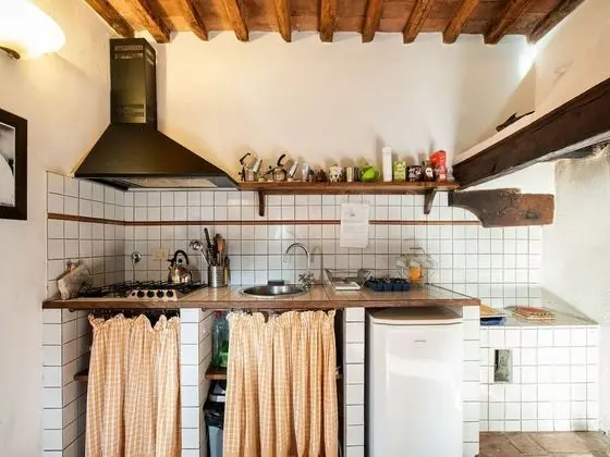 Alluring Villa in Tuscany Hills With Barbecue - Mutfak