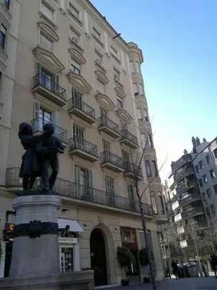 Ally's Guest House Barcelona B&B - Dış Mekan