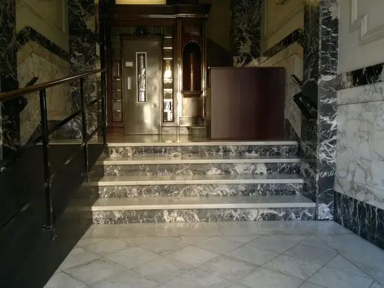 Ally's Guest House Barcelona B&B - Lobi