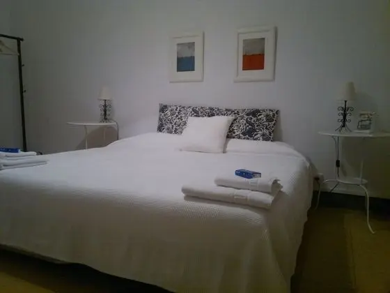 Ally's Guest House Barcelona B&B - Oda