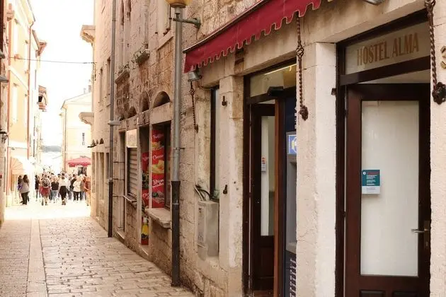 Alma Hostel 2 - Dış Mekan