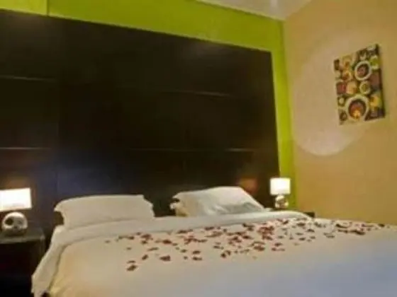 Almakan Hotel 105 - Oda
