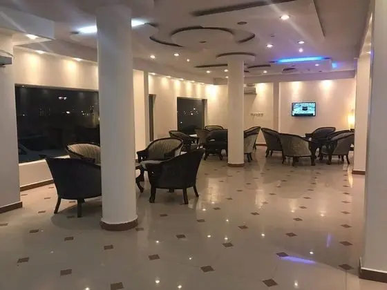 Almakan Hotel 106 - Lobi