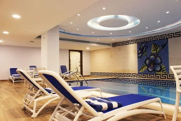Almansour Suites Hotel Doha - Havuz