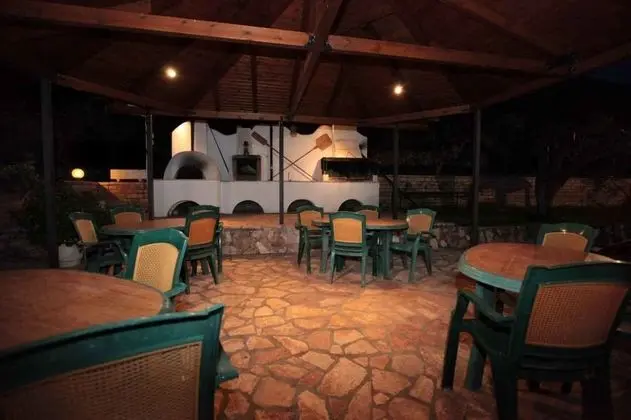 Almini Apartments - Yerinde Yemek