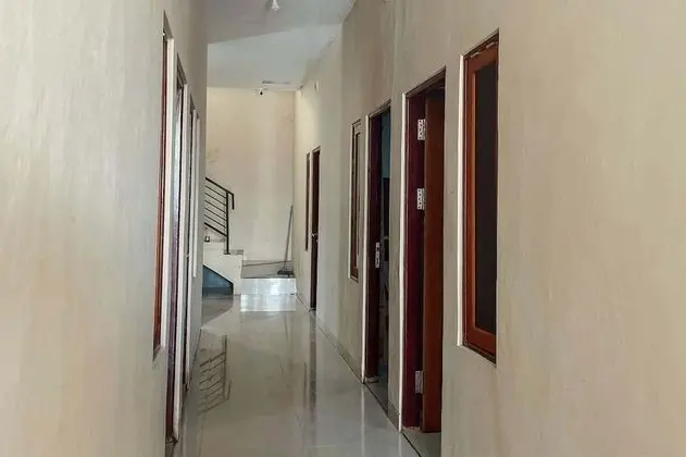 Almira Homestay Ambon Redpartner - İç Mekan