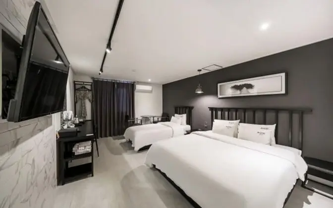 Almond Hotel Busan Gupo