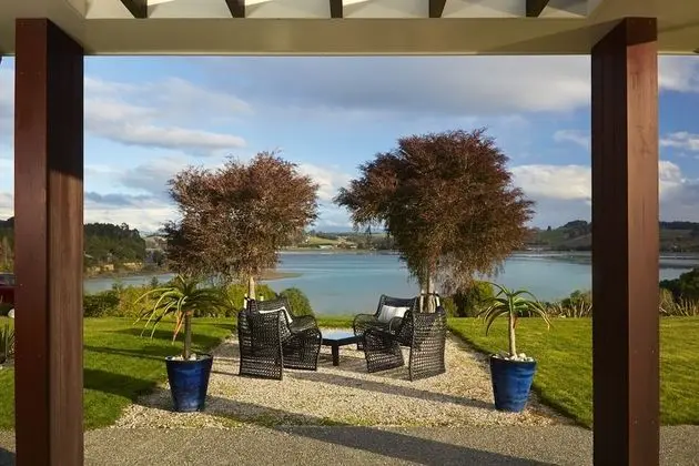 Almyra Waterfront Accommodation - Dış Mekan
