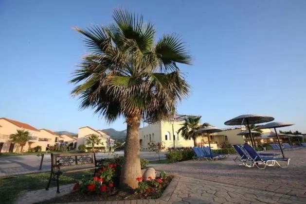 Almyros Beach Resort and Spa