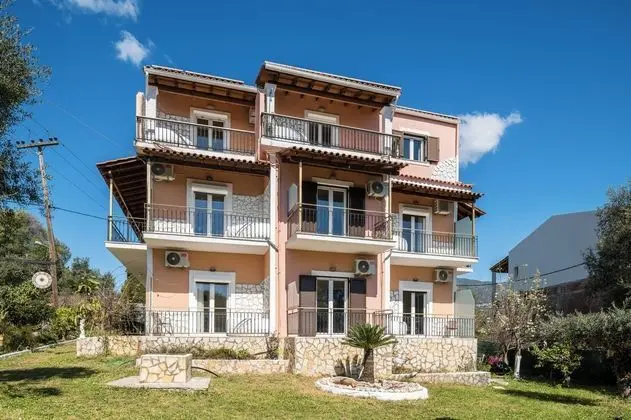 Aloe Apartments by Konnect, 500m from Dassia Beach - Dış Mekan